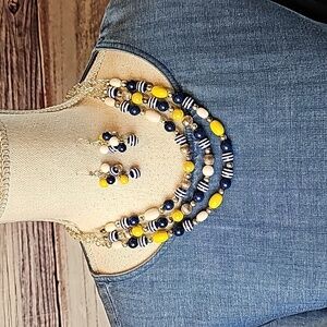 SILVER BLUE & WHITE BEADED NECKLACE AND EARRING SET